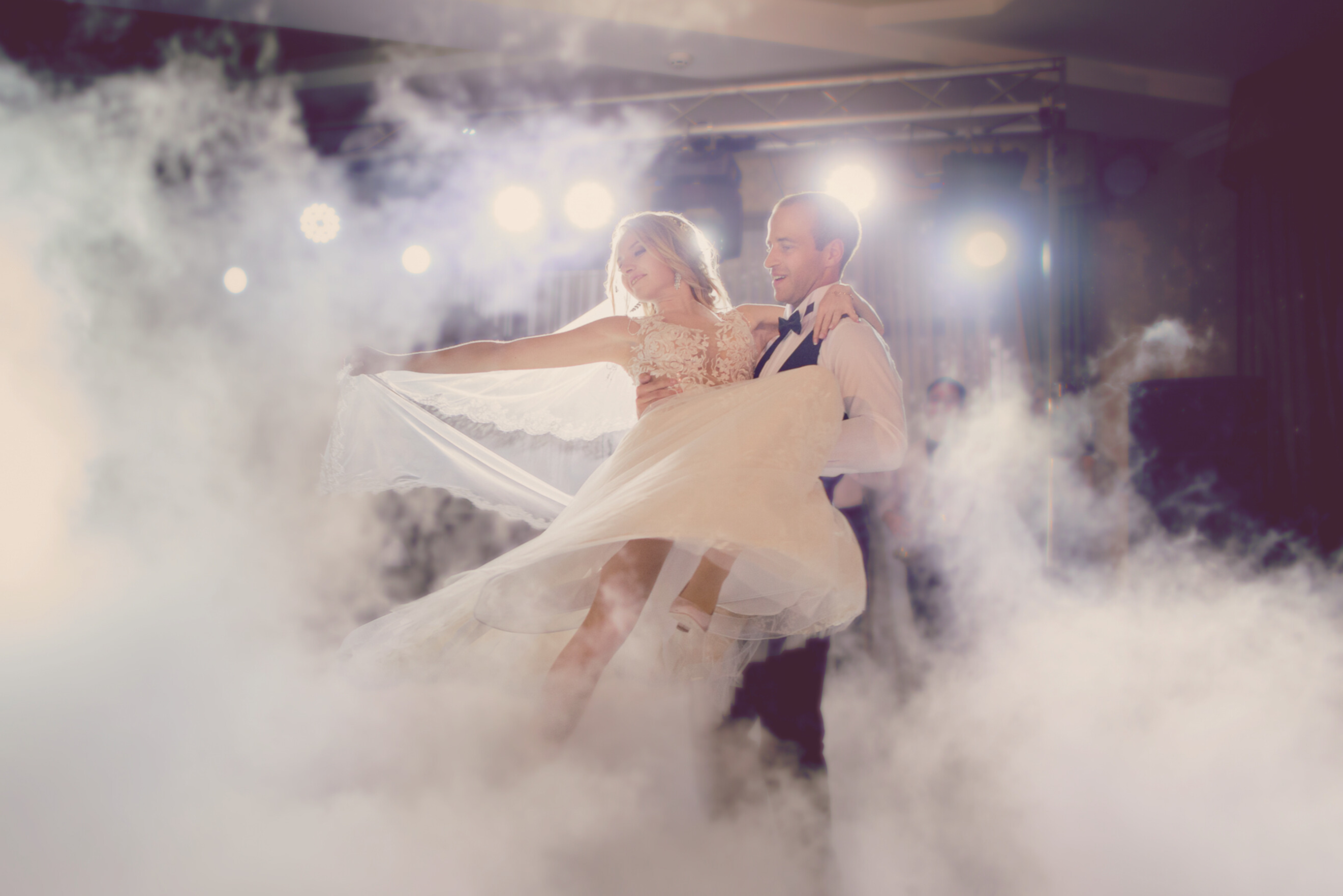 Ciężki dym na pierwszym tańcu