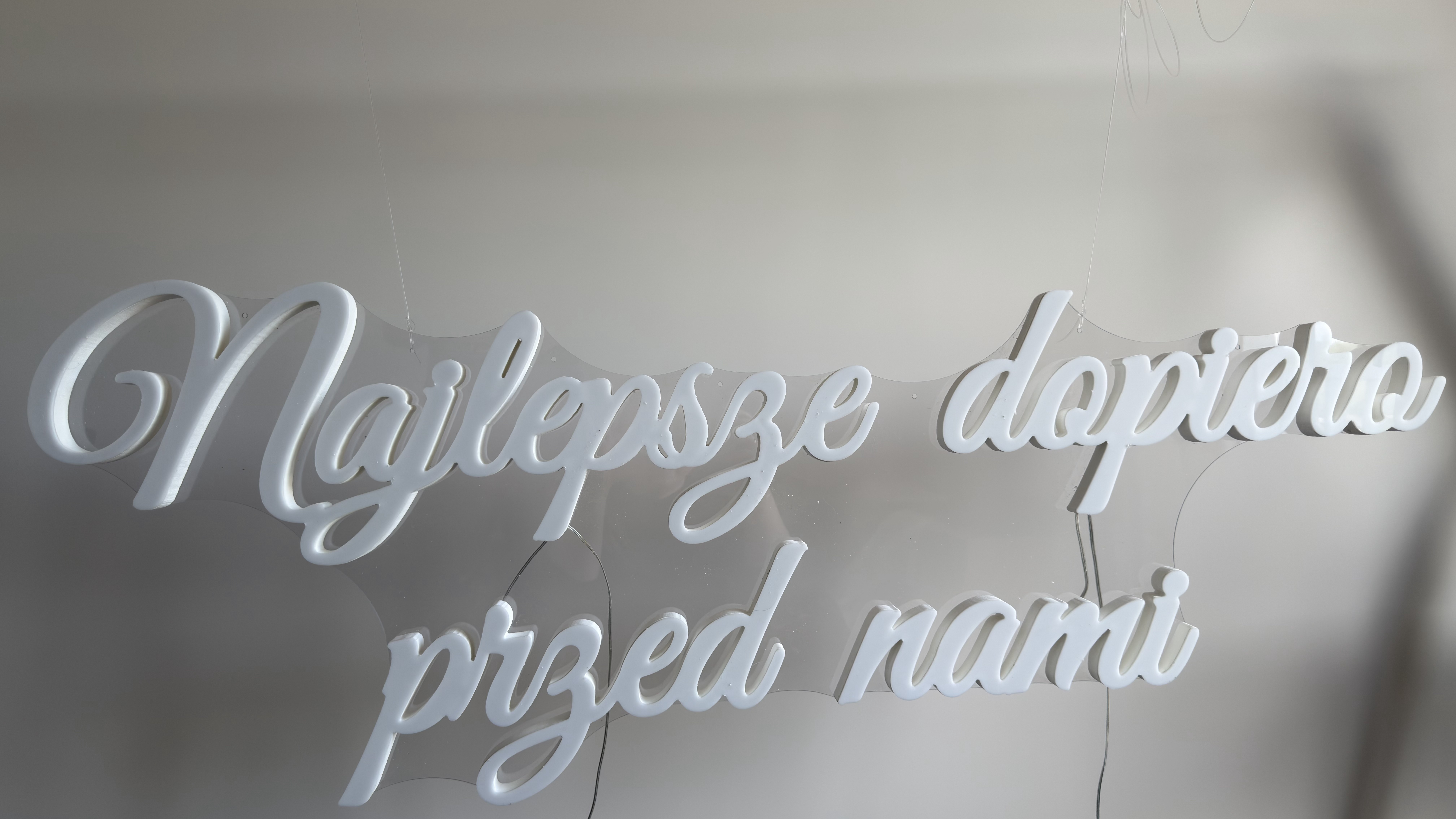 Napis LED Najlepsze dopiero przed nami na wesele – Rzeszów